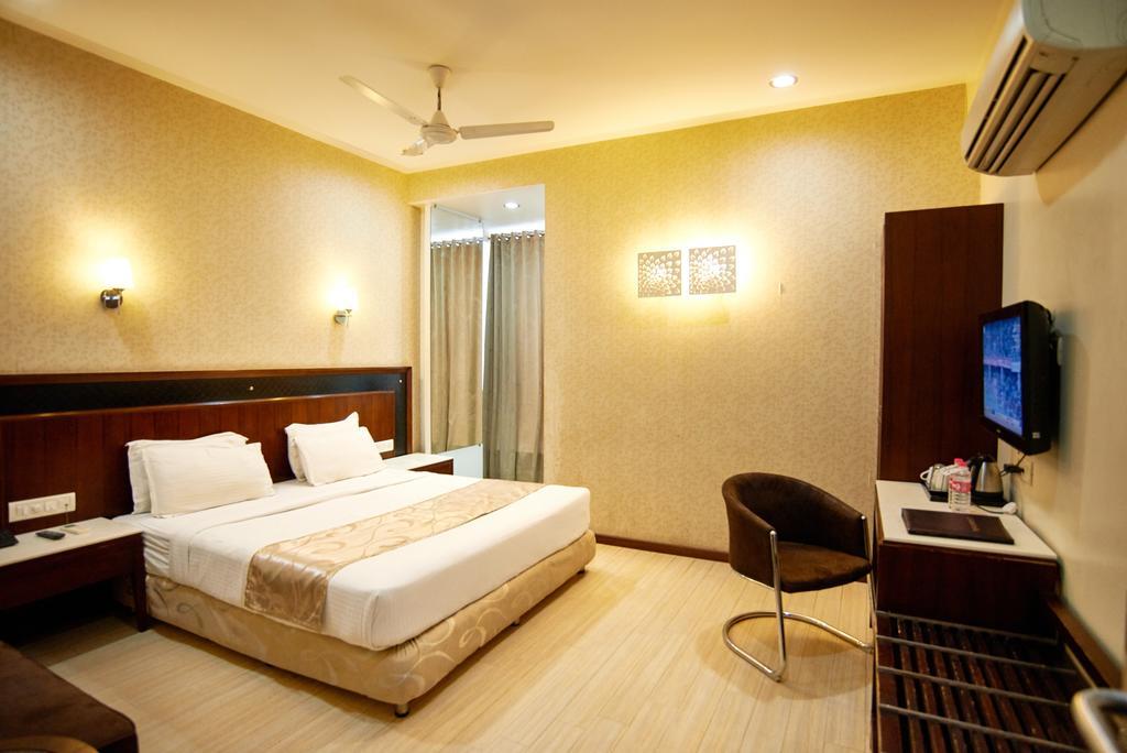Hotel Sai Mahal Shirdi Exterior photo