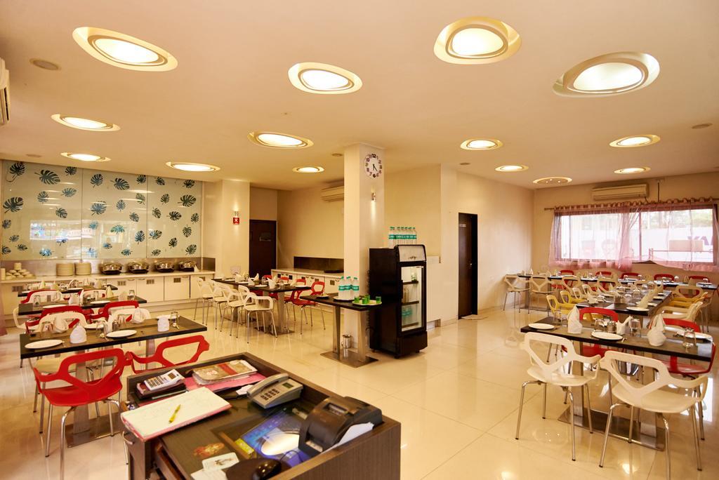 Hotel Sai Mahal Shirdi Exterior photo